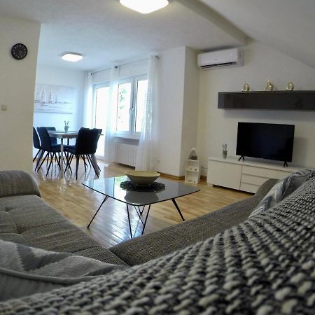 Holiday Apartment Lavanda Sumpetar เยเซนิเซ ภายนอก รูปภาพ