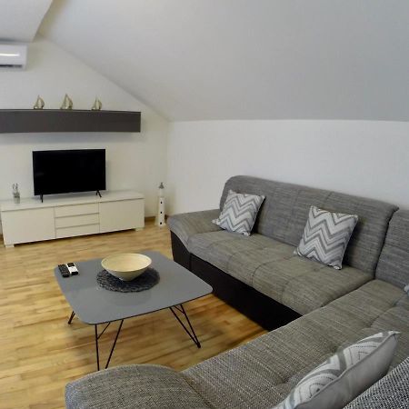 Holiday Apartment Lavanda Sumpetar เยเซนิเซ ภายนอก รูปภาพ