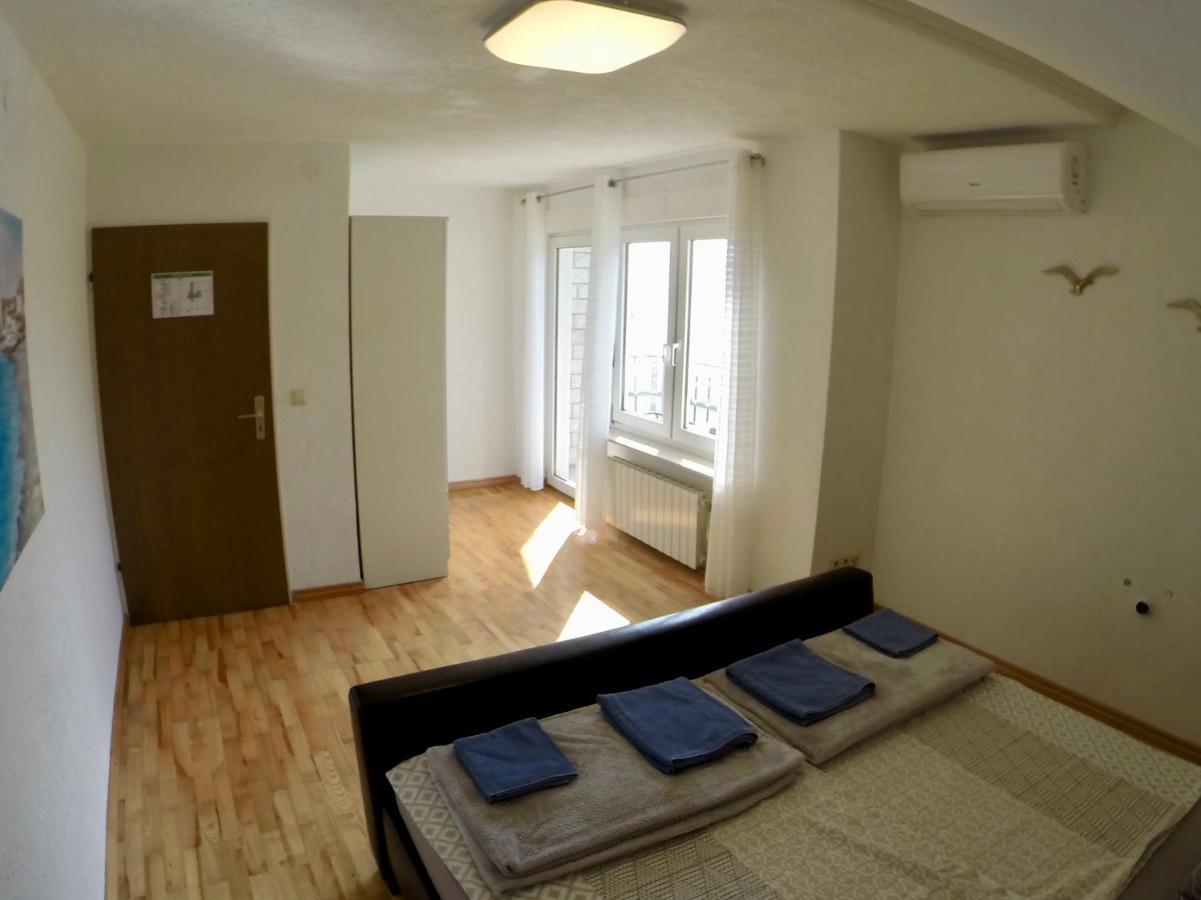 Holiday Apartment Lavanda Sumpetar เยเซนิเซ ภายนอก รูปภาพ